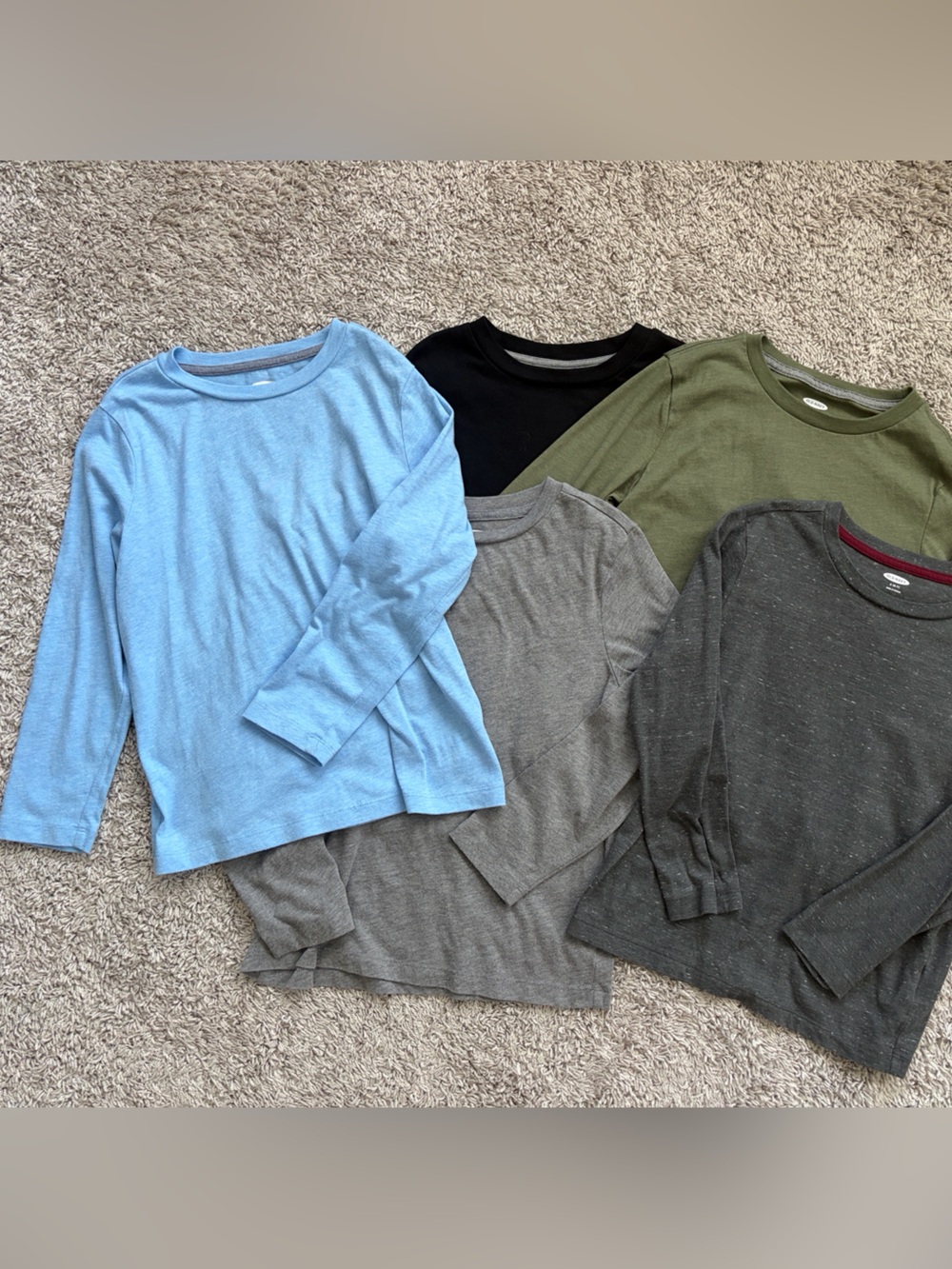 Light Blue Crewneck Long-Sleeve Top. Size 6/7